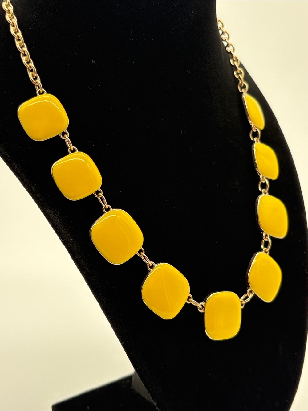 Yellow Statement Necklace Gold Tone Chain Square Beads Women - Picture 3 of 4